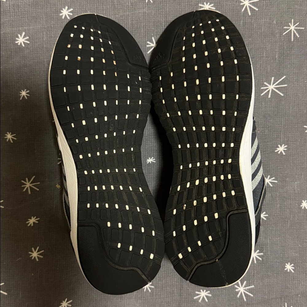 Worn once ADIDAS Durama Cloudfoam Unisex athleisure shoes. Size Women’s 6.5 - Picture 14 of 16